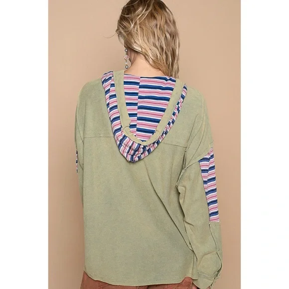 POL Star Patch Oversized Hoodie in Olive Mineral Wash - Picture 4 of 5